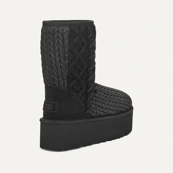 UGG Classic Short Villa Knit Platform Boot - Picture 6 of 15